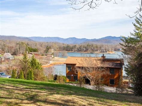 This home was built in 1991 and last sold on 2023-09-27 for $395,000. . Zillow hayesville nc